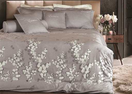 5+phong cách chọn chăn ga gối đệm cưới đẹp cho đêm tân hôn 5 Thiết kế thể hiện sự tối giản nhưng tạo không gian phòng ngủ vô cùng hiện đại