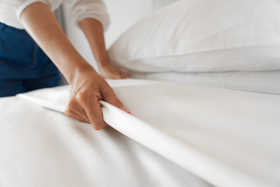 Mua ga phủ giường giá rẻ ở đâu? Top các mẫu ga phủ phổ biến 8 Ga phủ giường dễ bị tuột nếu không được trang bị dây chun cố định