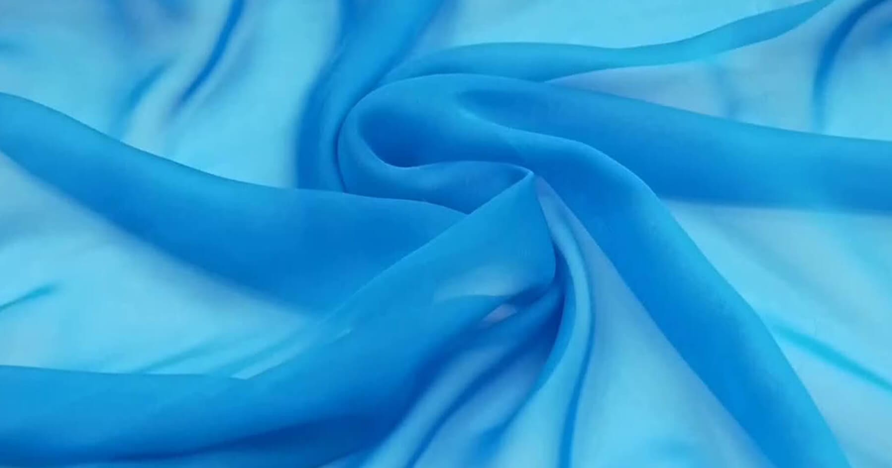Vải lụa Satin có nóng không? Các chất liệu vải lụa satin 6 Chiffon Satin mỏng nhẹ và xuyên thấu