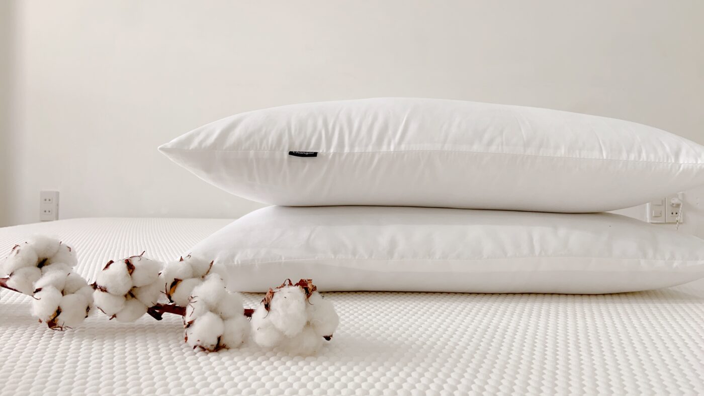 Tại sao gối khách sạn 5 sao cao cấp được săn đón nhất hiện nay? 4 Gối gòn cao cấp, nâng đỡ vai gáy