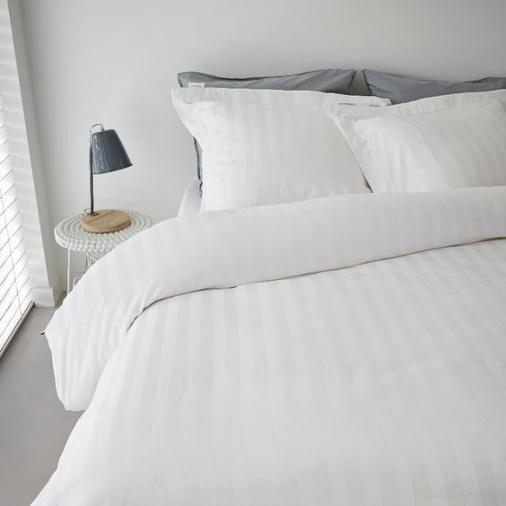 Bộ Chăn Ga Cotton Sateen 300 sợi sọc 3cm