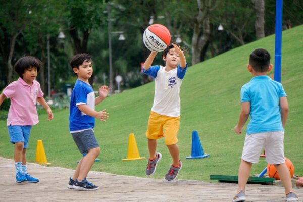 Gợi ý 9 món quà Trung Thu cho bé vừa vui vừa ý nghĩa 6 do choi thong minh cho be 4 tuoi 1